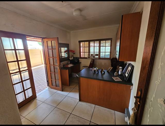 4 bed property for sale in MONTANA TUINE